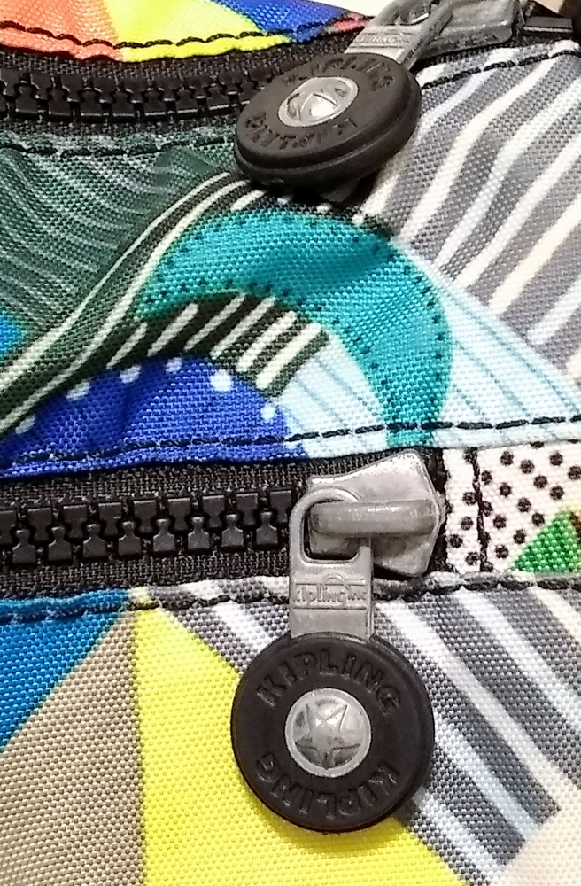 Abstract Graphic Pattern Purse - image 7